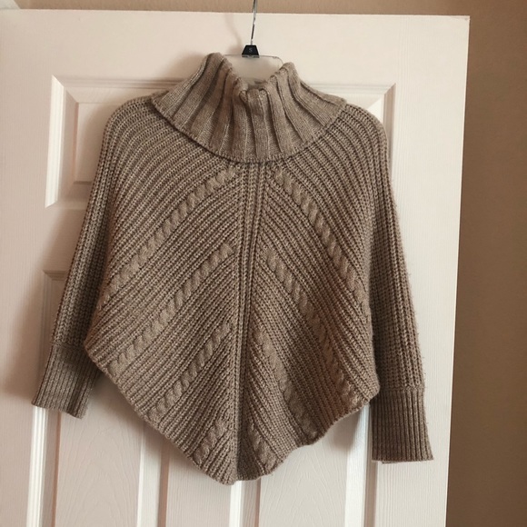 Crazy 8 Other - Crazy 8 girls turtleneck poncho/sweater